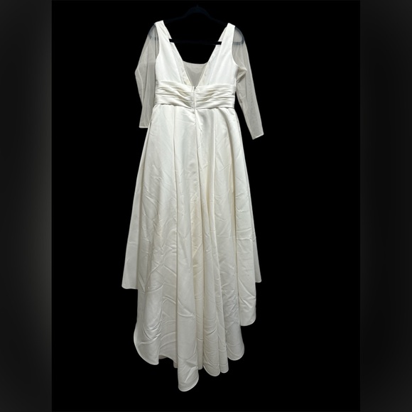 vintage inspired Wedding dress - Picture 1 of 6